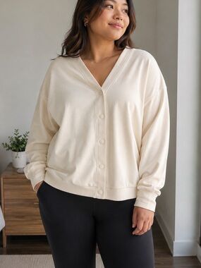 Athleta Plus size Cream Button-Front V-Neck Cardigan size XL Womens Fall Sweater